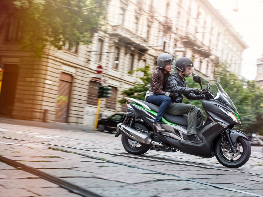 Фото скутера Kawasaki J300